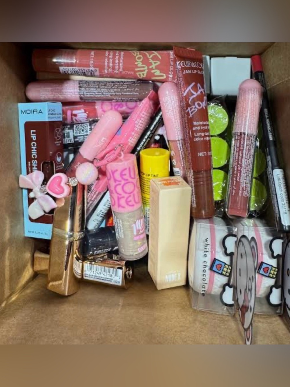 lipstick & lipgloss Mystery makeup box